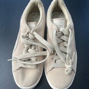 NEW Puma sneakers women’s size 6